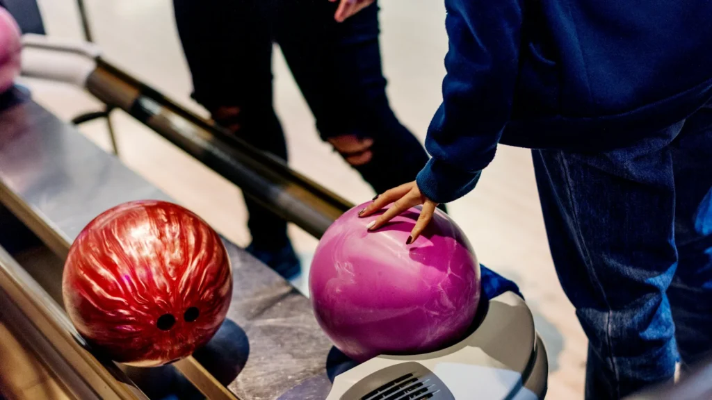 Singles aged 36-59 - join us for a bowling social!